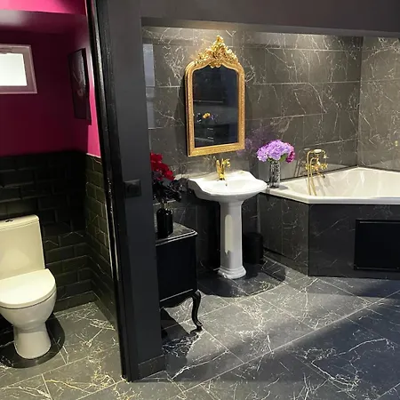 Holiday home L'orchidarium, Maison Elegante Et Romantique A Flagy Flagy (Seine-et-Marne)
